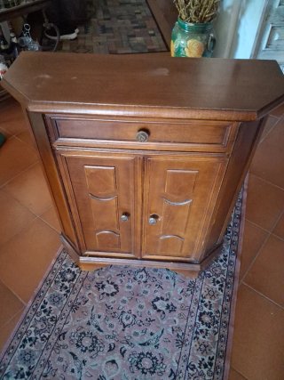 Mobile vintage in legno da restaurare