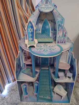 Castillo Frozen Madera