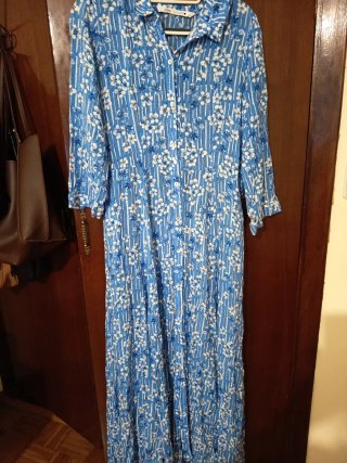 Vestido largo Zara floral azul y blanco