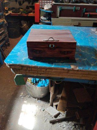 Caja de madera decorada