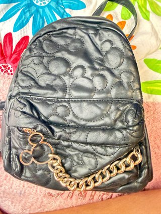 Mochila negra Mickey Mouse acolchada
