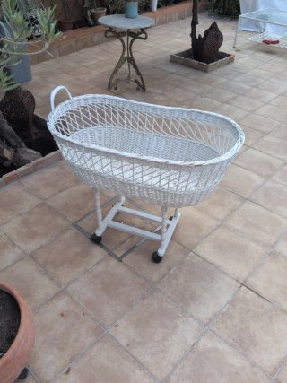 Moisés de mimbre blanco con ruedas, incl. frenos
