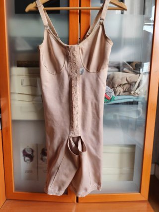 Faja Compresión Fuerte moldeadora Talla M Beige
