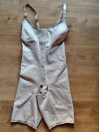 Faja Compresión Fuerte moldeadora Talla M Beige