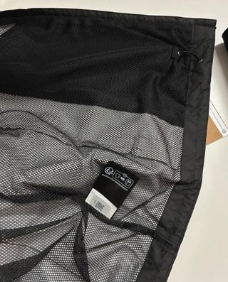 Chaqueta The North Face Quest Gris Impermeable