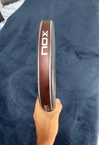 Pala de pádel NOX AT10 12K