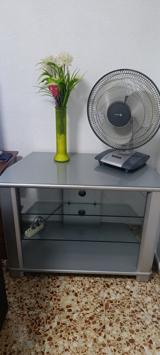 Mesa TV cristal y gris