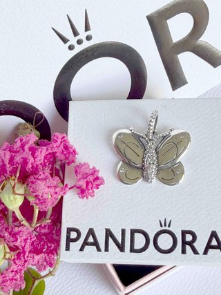 Pandora Mariposa Plata y Circonitas