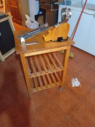 Mesa Jamonera de Madera y Metal