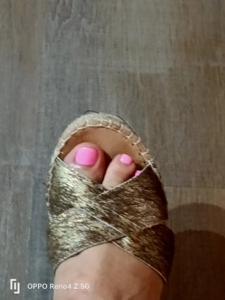 Sandalias cuña marrón y dorado