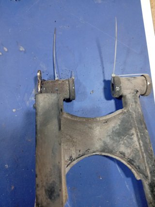 Basculante Yamaha SR 250 (1996) con guardacadena
