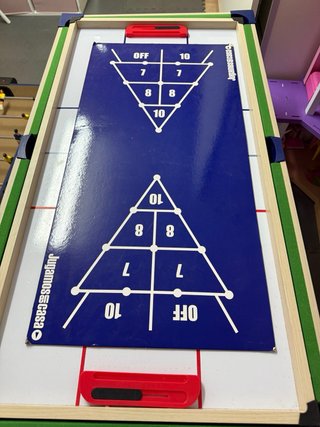 Futbolín y 5 juegos más