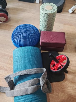 Kit Yoga: Rodillo, Bloques, Rueda y más