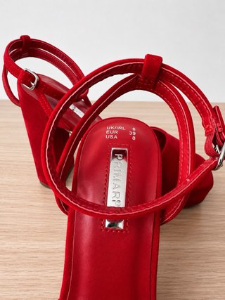 Sandalias Plataforma Tacón Rojo Primark