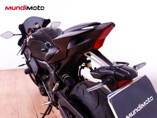 YAMAHA R7