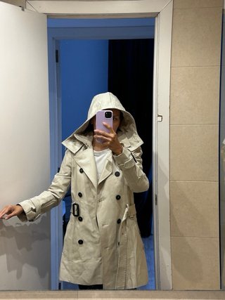 Gabardina Beige con Cinturón