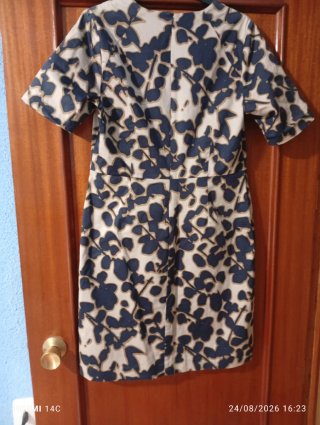 Vestido elegante con forro interior