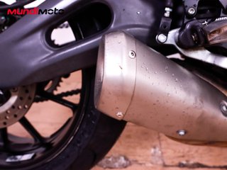 YAMAHA R7