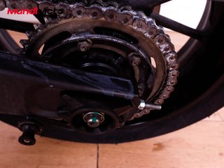 YAMAHA R7