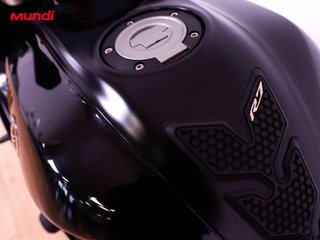 YAMAHA R7