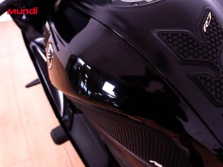 YAMAHA R7