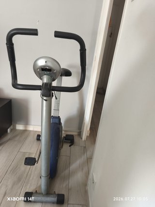Bicicleta estática para ejercicio