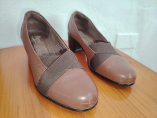 Zapatos de tacón marrones