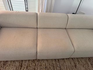 Sofá Melva Westwing 4 plazas beige 319 cm