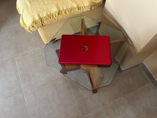 Muebles, sofás, cortinas y lámparas en buen estado