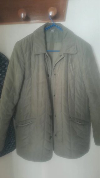 Parka verde oliva acolchada
