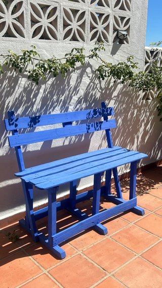 Banco azul estilo mediterráneo de madera
