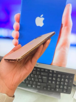 iPhone 11 Pro Max 64GB Dorado