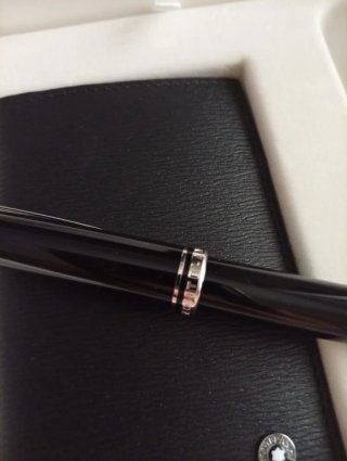 Montblanc Penna + Portacarte Nero