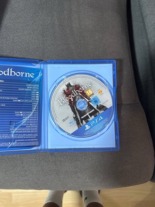 Consola PS4 Slim 500GB + 6 Juegos