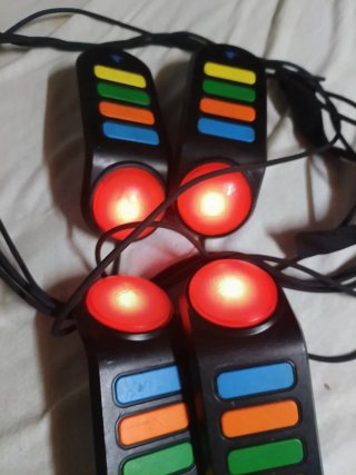 Buzz! Junior: Locura en la Jungla (PS2) + Buzzers