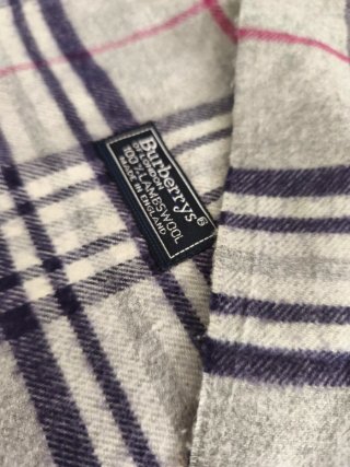 Bufanda Burberry Lana Gris y Rosa