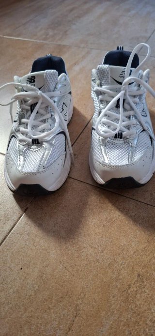 New Balance 530 Plata y Blanco