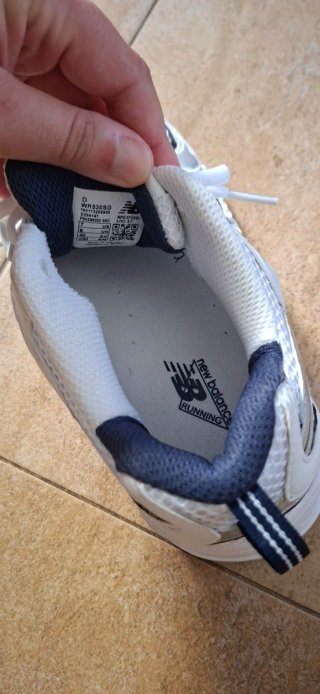New Balance 530 Plata y Blanco