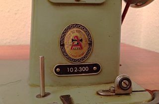 Máquina de coser Alfa 102-300 verde