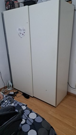 Armarios blancos de madera