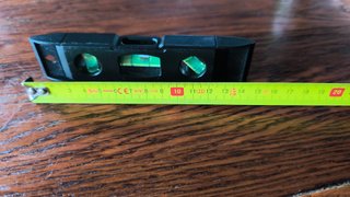 Mini nivel magnetico de 14cm.