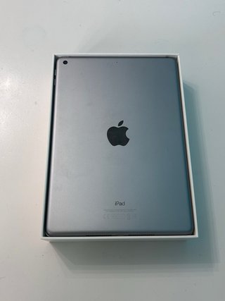iPad 5ª Gen 32GB Gris/Plata