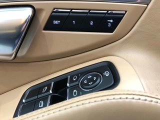 Porsche 911 Carrera 4 2013