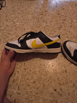 Nike Dunk Low negras y amarillas