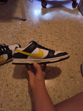 Nike Dunk Low negras y amarillas