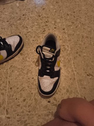 Nike Dunk Low negras y amarillas