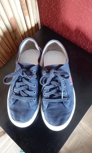 Zapatillas Levis tela azul marino
