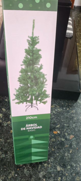 Árbol de Navidad Verde con Lazo Dorado