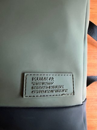 Mochila Pull&Bear verde portátil