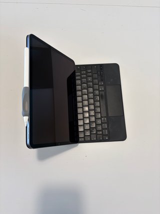iPad Pro 11 + Apple Pencil + Magic Keyboard